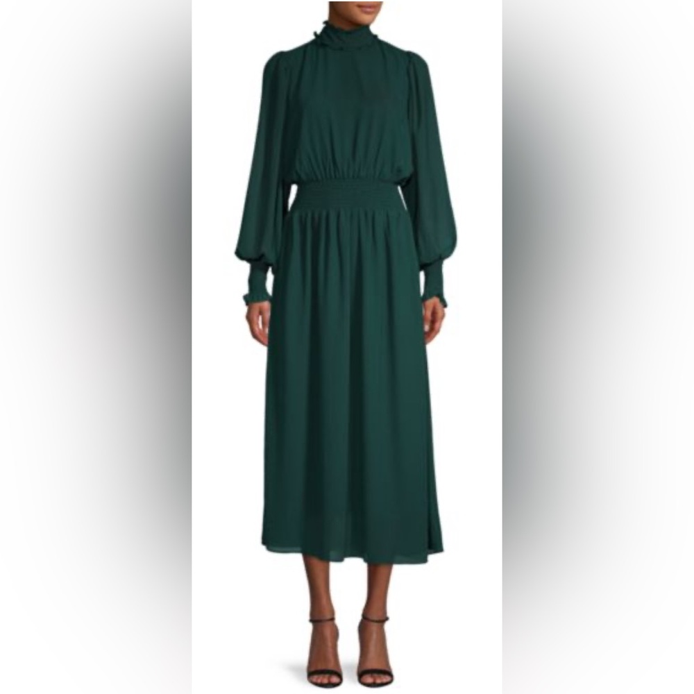 Smocked, bishop sleeve midi: Classic, becoming silhouette in beautiful green - L